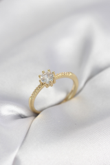 Tek Taş Model Gold Renk Zirkon Taşlı Kadın Yüzük 5886