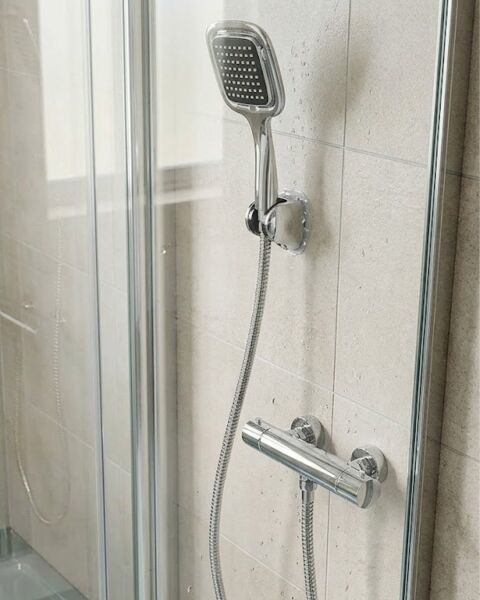 Siyah Duş Başlığı Seti Spiral Hortumlu El Duşu ve Duvar Askısı Banyo Seti