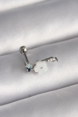 316L Çelik Gümüş Renk Zirkon Taş Detay Beyaz Çiçek Model Tragus Piercing 5886
