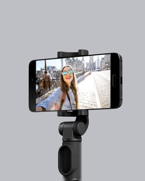 Kablosuz Bluetooth Selfie Çubuğu – 360° Dönebilir Başlık Taşınabilir ve Şık Tasarım
