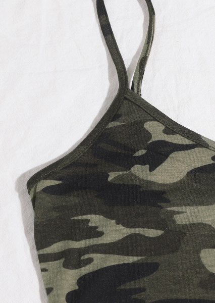 Kadın Kamuflaj Desenli Askılı Crop Top ve Şortlu Gecelik Takım H110440