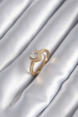 Pirinç Gold Renk Zirkon Taşlı Kalp Charm Model Kadın Yüzük 5886