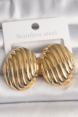 Pirinç Gold Renk İşlemeli Oval Model Kadın Küpe 5886