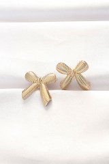 Pirinç Gold Renk Fiyonk Küpe 5886