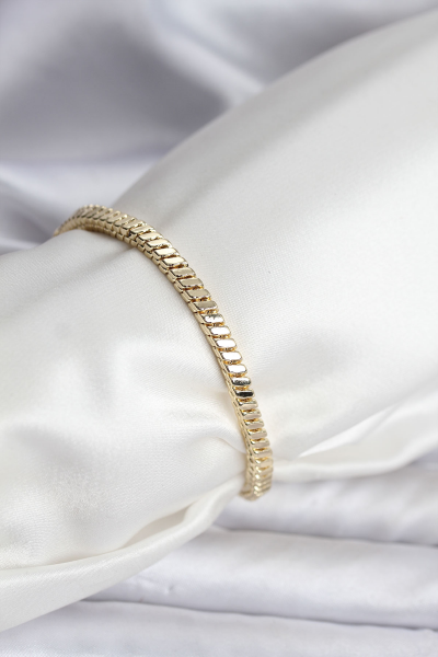 14K Gold Renk Kaplama Kare Zincir Model CM Kadın Bileklik 5886
