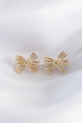 Pirinç Gold Renk Fiyonk Küpe 5886