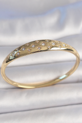Pirinç Gold Renk Zirkon Taşlı Yıldız İşlemeli Kadın Kelepçe 5886