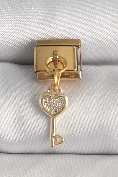 316L Çelik Gold Renk Sallantı Zirkon Taşlı Kalpli Anahtar Model Nomination Charm 5886
