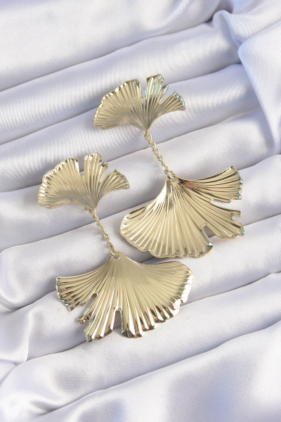 Pirinç Gold Renk Tırtıklı Yaprak Model Sallantılı Küpe 5886
