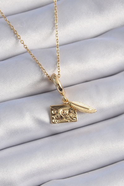 316L Çelik Gold Renk Kalp Detay Mektup Figür Charm Model Kadın Kolye 5886